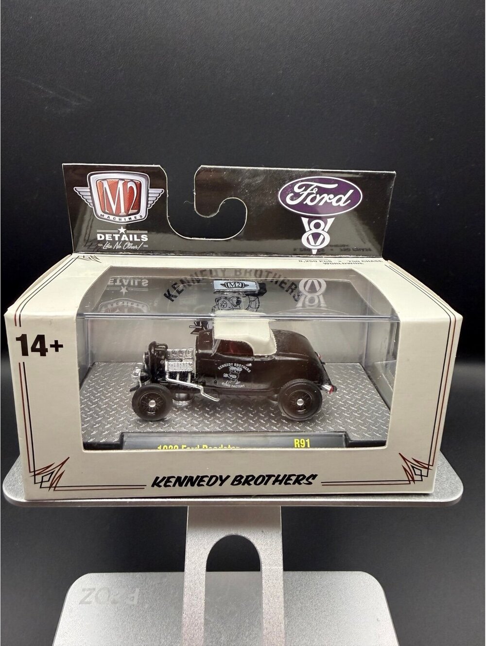 M2 Machines Ford Kennedy Brothers 1940 Ford Coupe R91